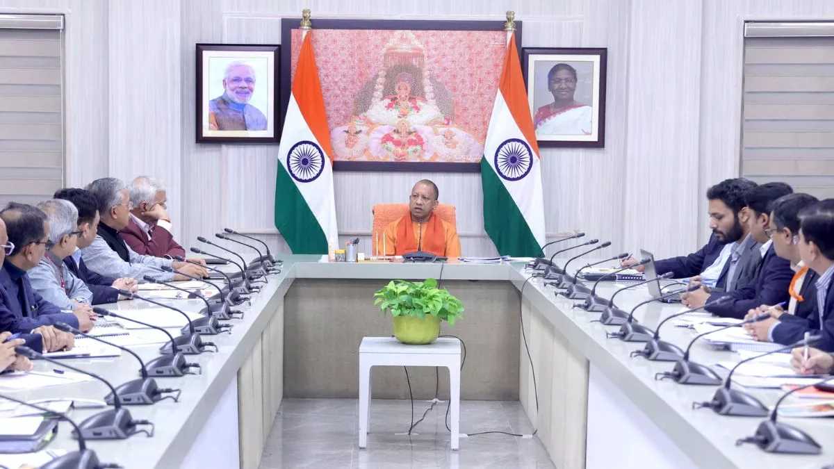 नोएडा इंटरनेशनल एयरपोर्ट तक होगी बेहतरीन रोड, मेट्रो और रैपिड रेल कनेक्टिविटी : मुख्यमंत्री योगी